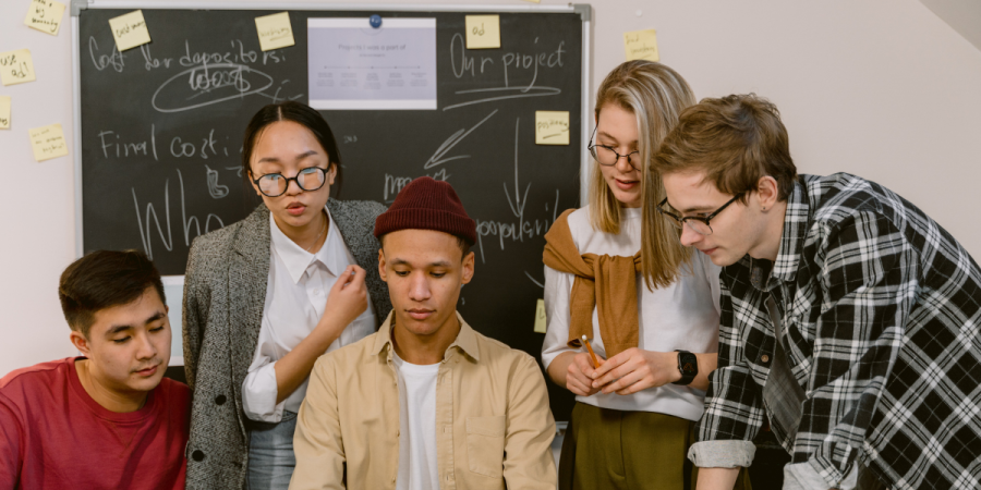 Starting a Business in Canada: New vs. Traditional Sectors