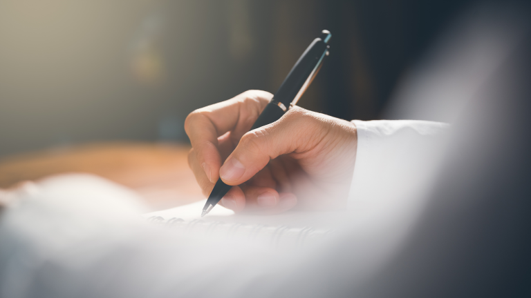 How to Write a Letter of Explanation for a Canada Visa: LOE Guide 2026